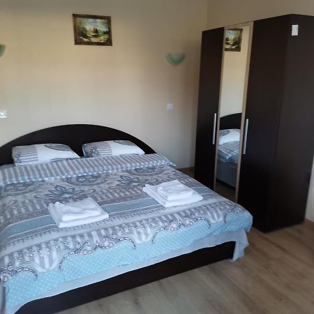 Guest Rooms Mihaylovi Pavel Banya Exterior foto