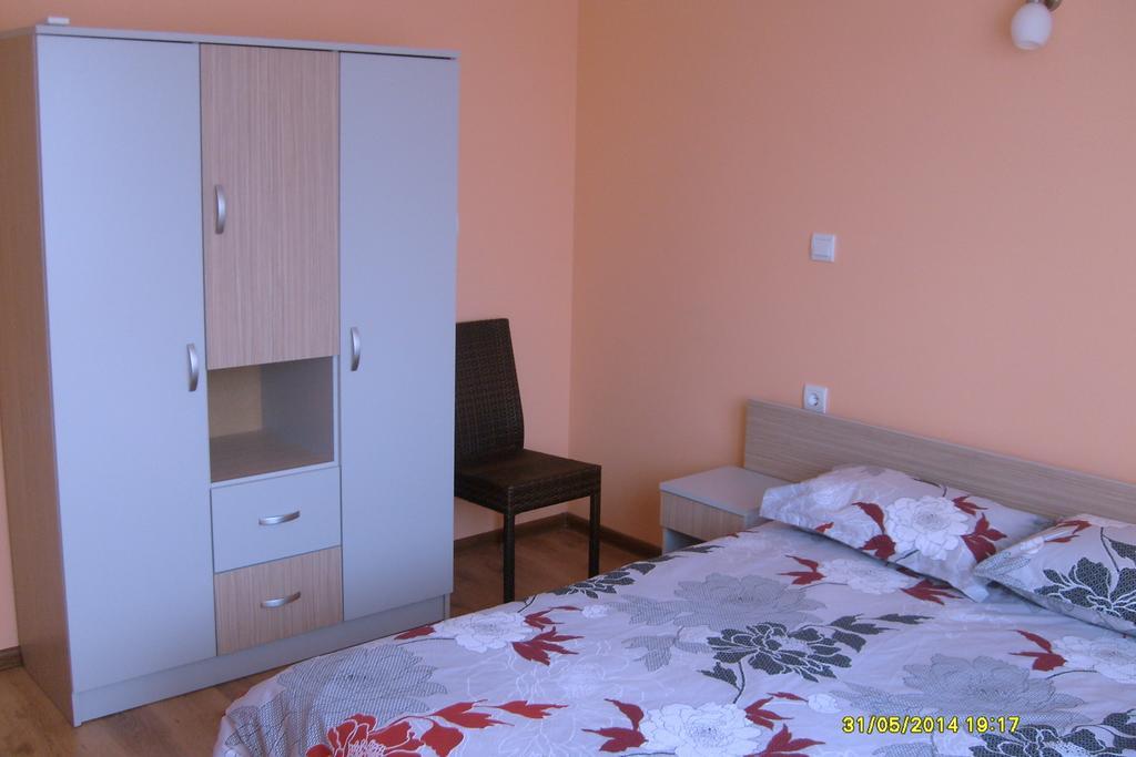 Guest Rooms Mihaylovi Pavel Banya Habitación foto